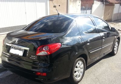 Peugeot 207 Passion 1.4 XR Sport Sedã Preto Metálico