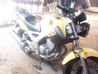 CBX250 TWISTER amarela 2006/2007 bastante conçervada 5.800