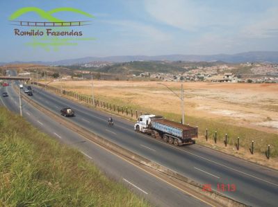 Área Localizada na Via Expressa em Contagem