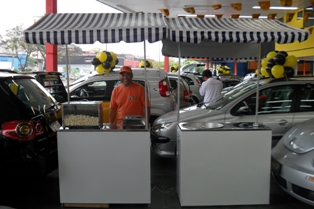 Barraquinhas de alimentação e brinquedos para festas e eventos