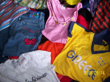 Aceito doação de roupa usada e móveis eletrodomésticos usados whatsapp 21 999358395