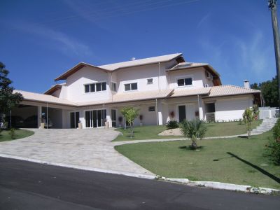 CASA  VALINHOS - ALTO PADRÃO AO LADO DO COLEGIO PORTO SEGURO (19)7814-4377