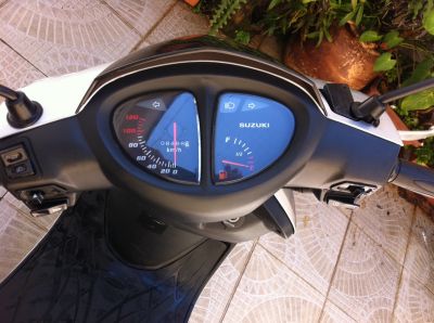 VENDO MOTO SUZUKI BURGMAN 125  PRATA 2008