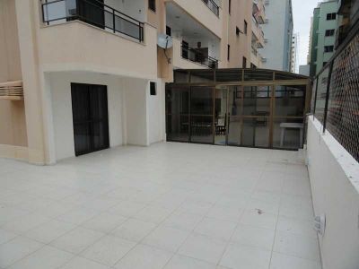 Apto Diferenciado no Centro de Meia Praia, Itapema - Akidaban