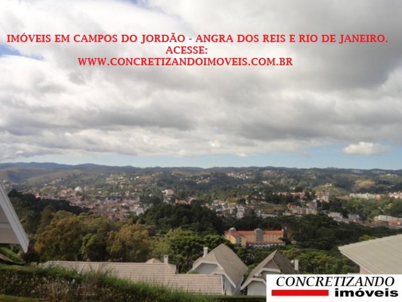 Casa em Campos do Jordão com vista para o verde.