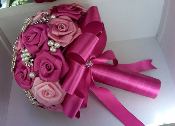 buquês de flores de cetim