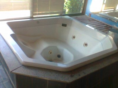 Jacuzzi, semi-nova, ótimo estado