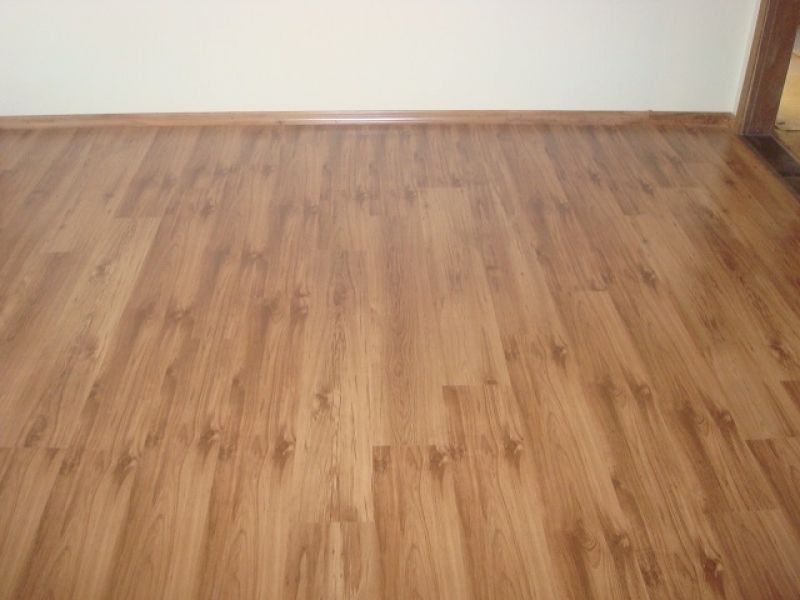 Piso laminado com garantia de 10 e 15 anos 