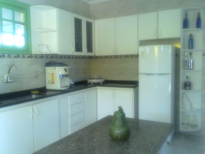 VENDO LINDA CASA 4 SUITES HIDRO PISCINA-permuta