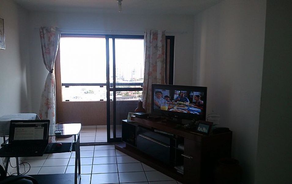 Excelente Apartamento em Candelária - Cód. 1102