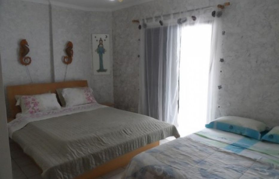 M015 Prédio novo de alto padrão, frente ao mar com piscina 2 dorm