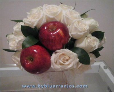 By Blu Arranjos Florais Personalizados 