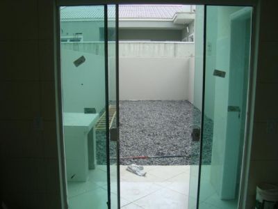 SOBRADOS EM CAMBORIU COM 02 QUARTOS  R$ 135 MIL