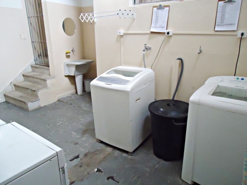 Hospedaria feminina de baixo custo