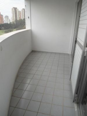 Aluga-se Lindo Apartamento no Morumbi R$ 1.280,00 + condomínio perto do colégio Porto Seguro