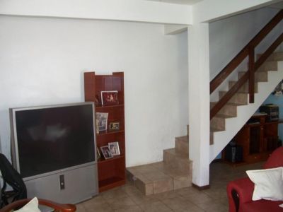 Casa 6 dorm (2 s) 15 pessoas piscina 300 m praia