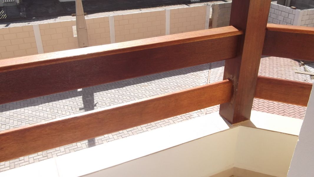 Sobrado novo a 100  metros da praia com total segurança em itanhaem sp