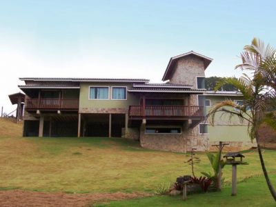 casa para alugar em Pedra Azul,passe uma temporada com conforto,luxo  vista para a pedra