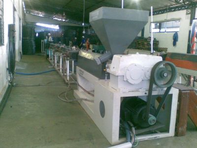 MAQUINAS PARA RECICLAGEM DE PLASTICOS