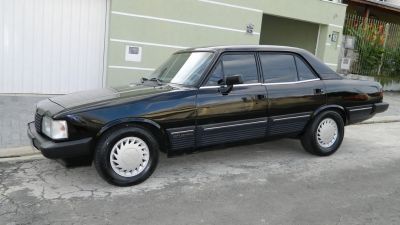 Opala Diplomata 4.1/S 1990 preto álcool
