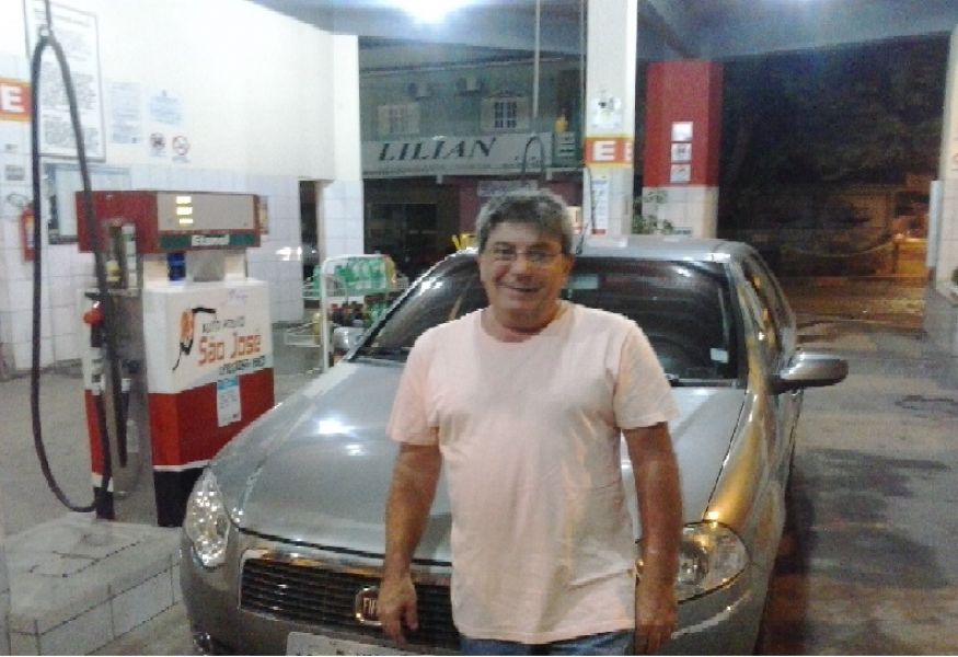 Motorista para viagem com carro ou o veículo do cliente