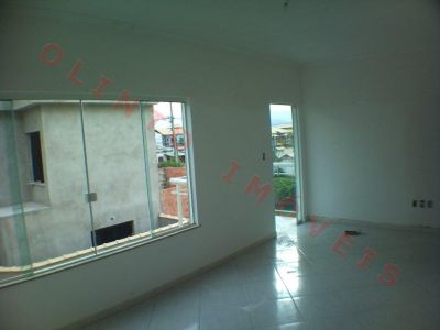 Olinto Imóveis vende Duplex 2 Quartos no Village em Rio das Ostras