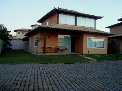 Casa em condomínio a venda no centro de Búzios