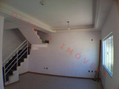 Olinto Imóveis vende Duplex 2 qts no Recreio em Rio das Ostras