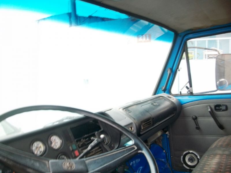Vendo ou troco caminhão VW ano 87, modelo 6.90, azul