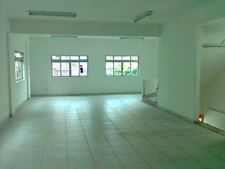 LOJAS EM PRÉDIO DE 4 ANDARES EM SANTOS 