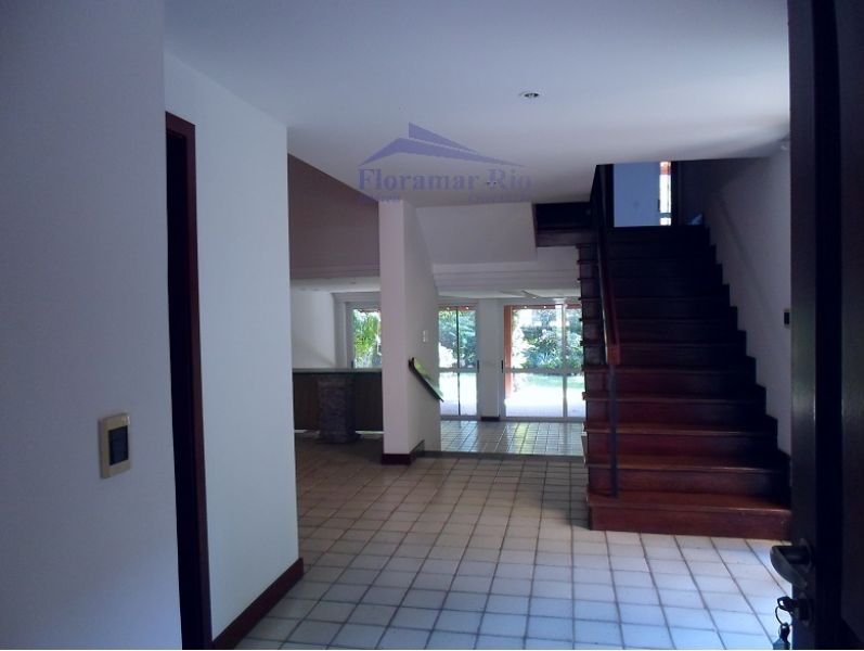 Bela Casa Condomínio Fechado