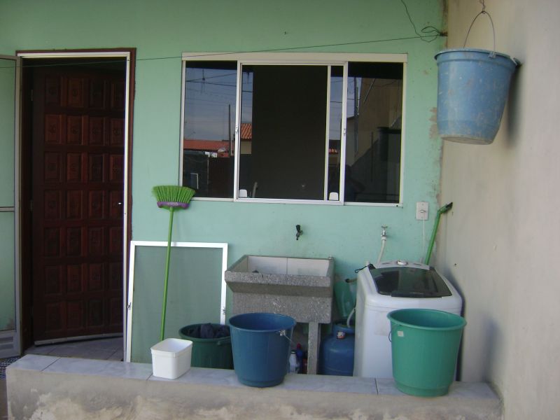 Vi 091, Edicula com varanda, bairro proximo ao centro