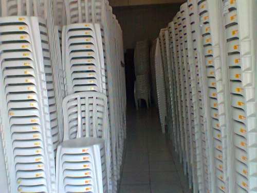 Aluguel de mesas e caixa de gêlo