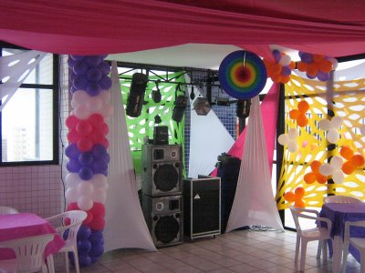 ALUGUEL DE SOM ILUMINAÇÃO E DJ