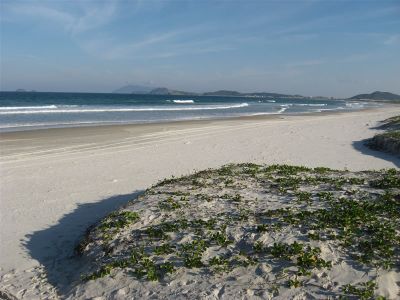 PRAIA PONTAL PERÓ CABO FRIO/BÚZIOS RJ - Lote de esquina com 860m² (40m x 21,50m)