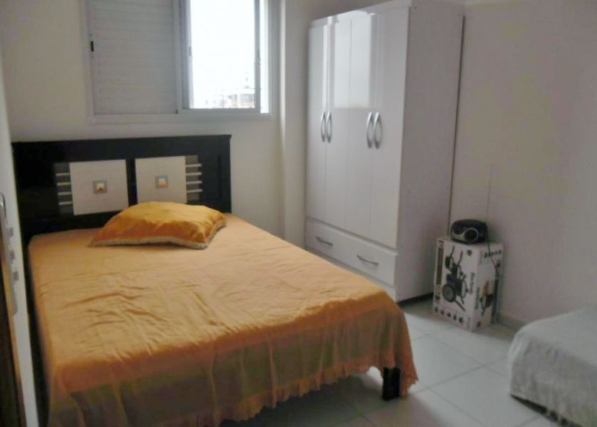 Temporada - Apto com churrasqueira na sacada - Praia Grande 