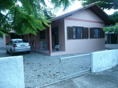 ALUGA-SE CASA DE TEMPORADA MOBILIADA!!!