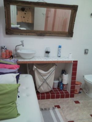 DIVIDIR MORADIA / ALUGO QUARTO INDIVIDUAL P/ MOÇA