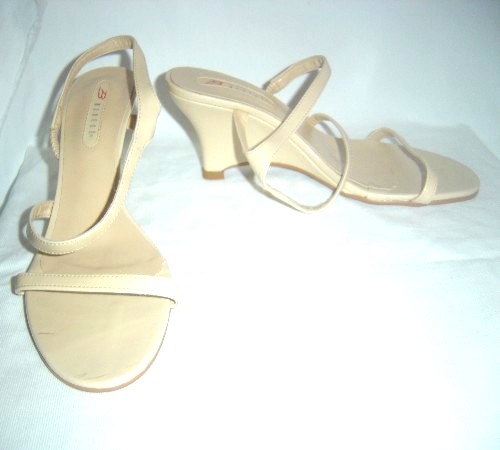 Lote 001 - Calçados Femininos Tam. 37/38