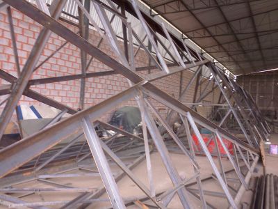 TORRE METÁLICA TELECOM