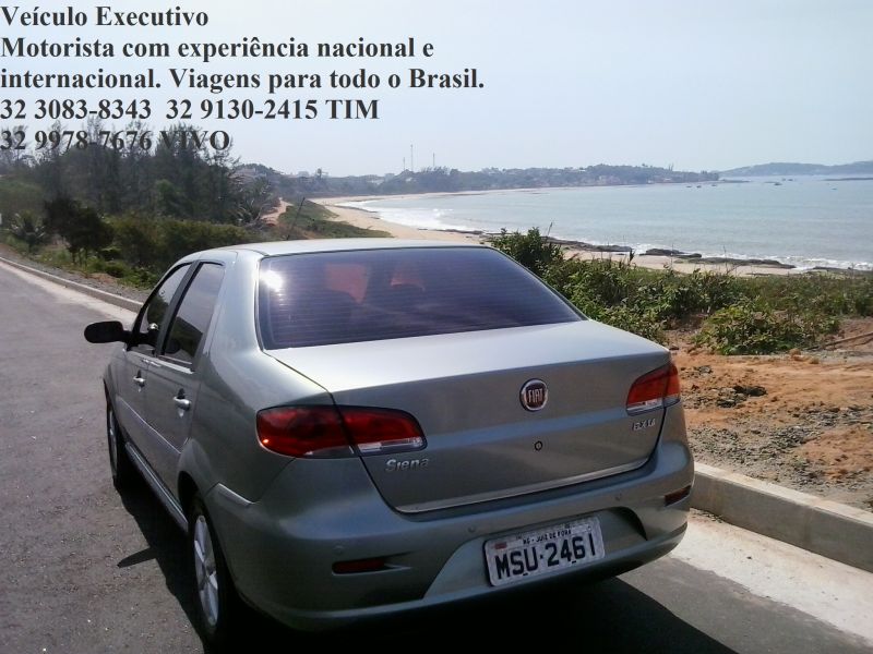 Motorista com carro para viagens ou utilizando o carro do próprio cliente.