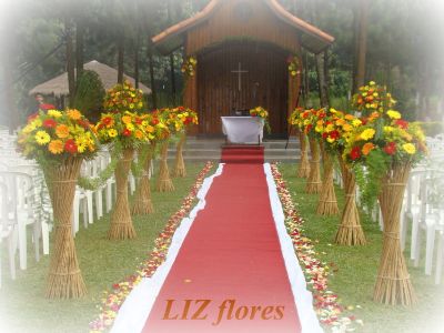 LIZ FLORES e PRESENTES