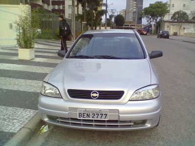 VENDO ASTRA SEDAN 1.8 SERIE MILENINUN 2000/2001