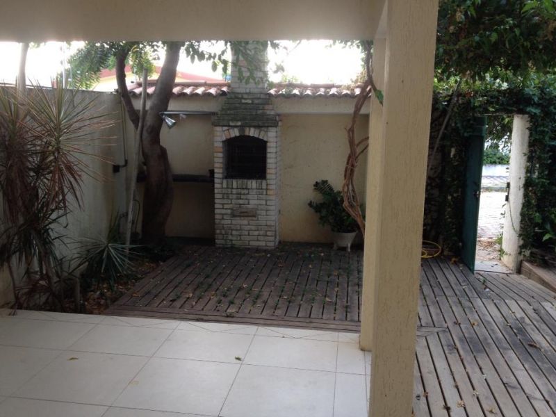 Casa em Ponta Negra - Código ca00021