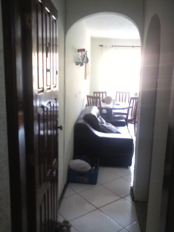 Oportunidade, 2/4 suíte, nascente, ventilado e todo reformado em Lauro de Freitas-Bahia.