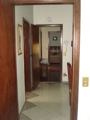 Casa estilo colonial churrasqueira pisncina espaço gourmet adega garagem 5 carros