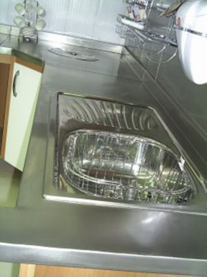 CHURRASQUEIRAS AÇO INOX COM VIDROS, BANCADAS PIAS