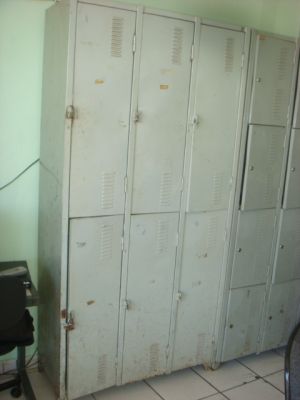 Caracala - Roupeiro de Aço