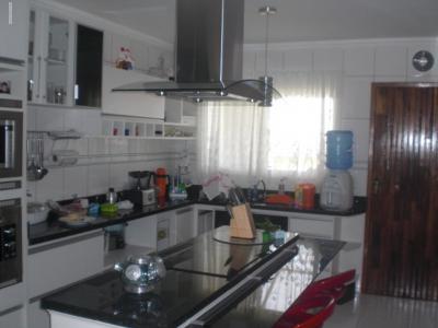 Vende-se lindo sobrado