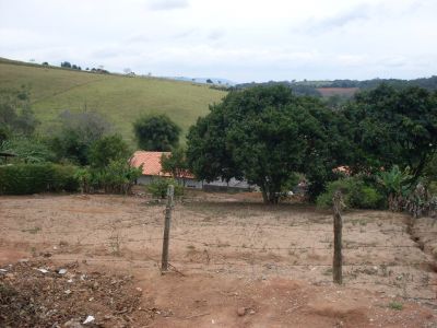 Vendo 1000 mts2 c/escritura, água sabesp, luz, telefone.Por R$47.000,00